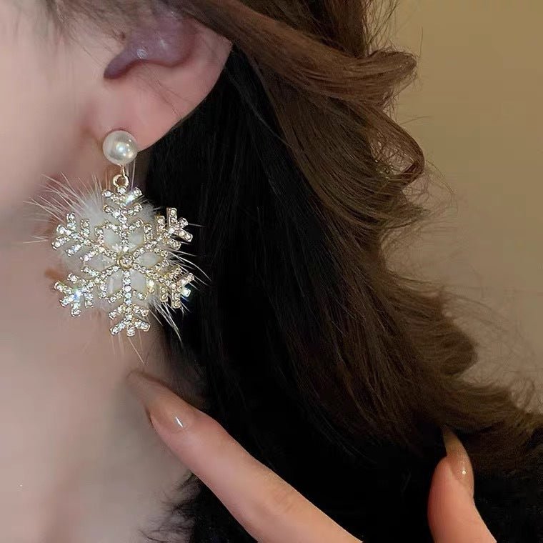 Christmas Snowflake Earrings ❄️💎🤍 - ZenAura