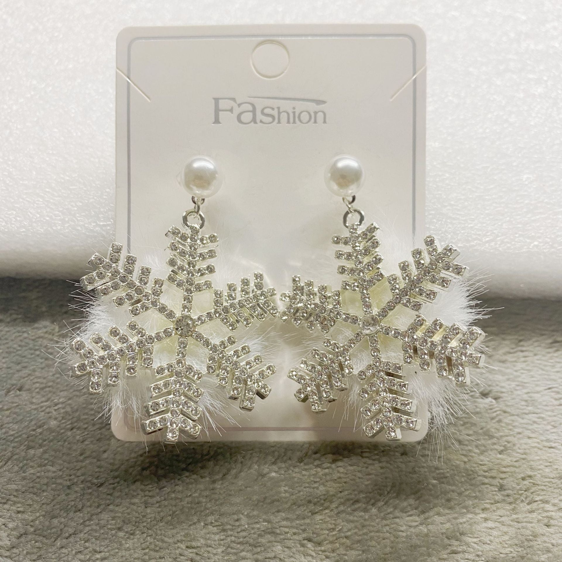 Christmas Snowflake Earrings ❄️💎🤍 - ZenAura